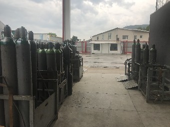 Метални бутилки за технически газове